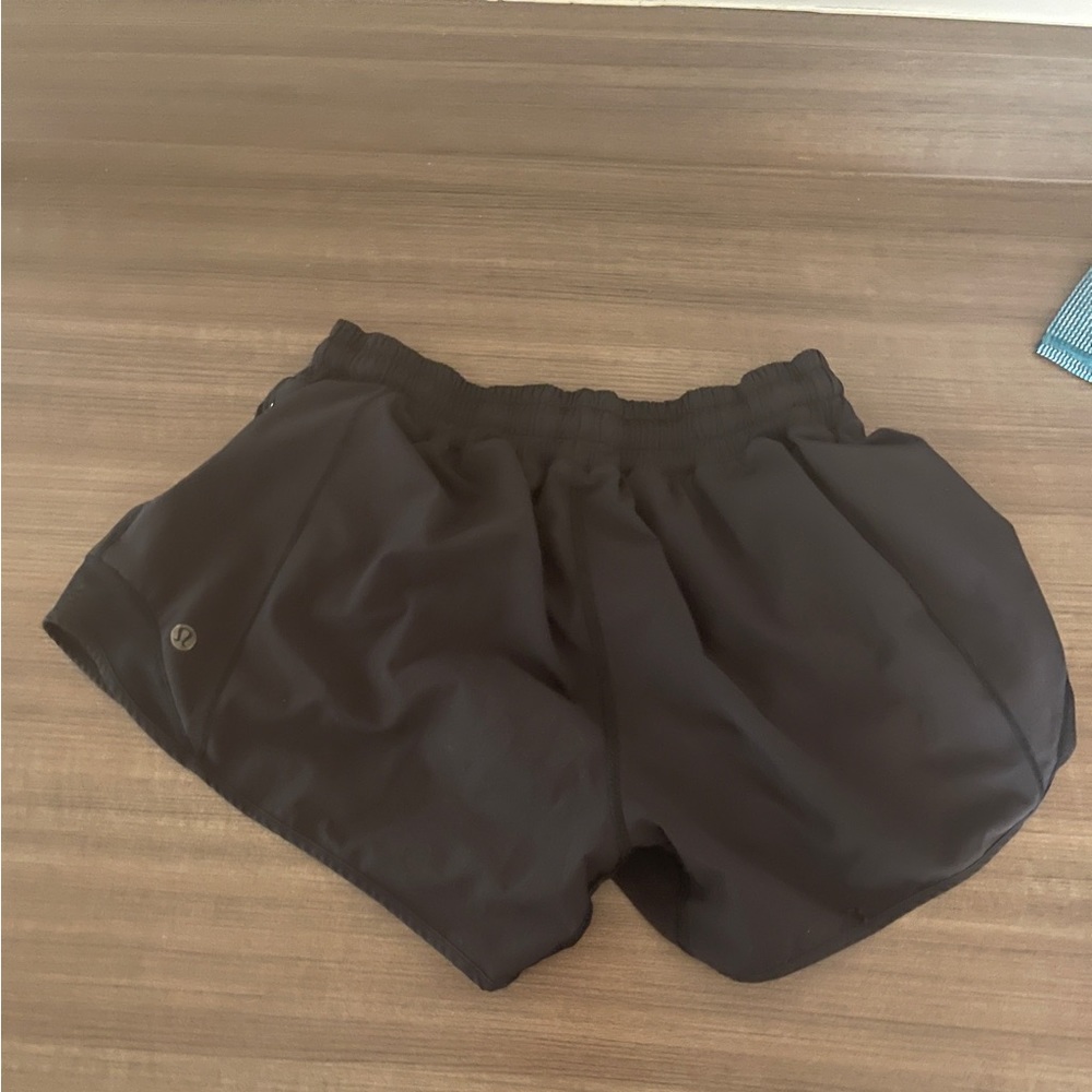 LULU Hotty Hot Low-Rise Lined Short 4” Black